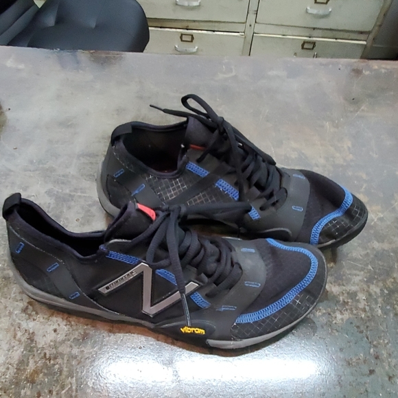Like new New Balance Vibram shoes - Picture 2 of 4